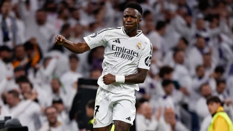 فينيسيوس جونيور يرد على عروض الهلال والأهلي ويحسم مستقبله مع ريال مدريد