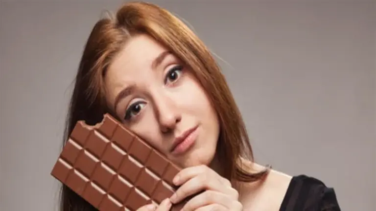 ما هي أضرار الشوكولاتة قبل النوم