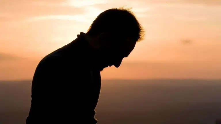 اذا ذكر المسلم أخاه المسلم في غيبته بما ليس فيه يكون قد جمع بين… أكمل