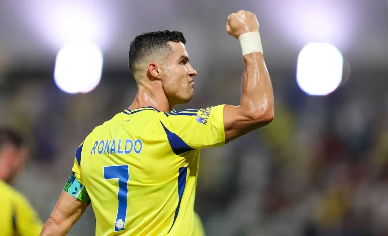 رونالدو يفعل المستحيل…. قائد النصر يبعد فكرة الاعتزال عن ميسي