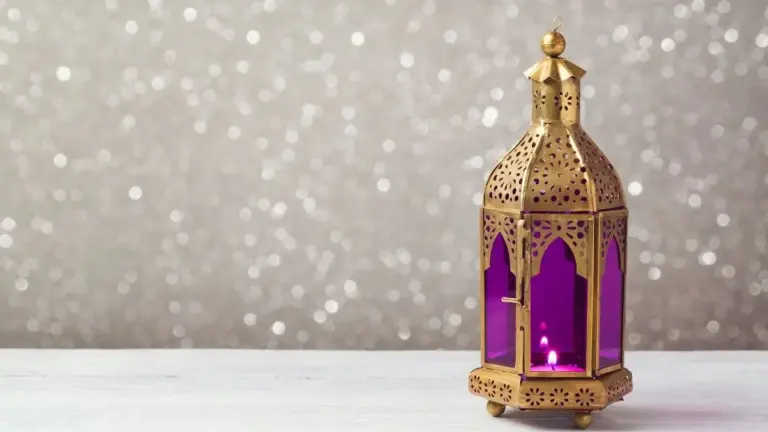 ما حكم من بلغ رمضان ولم يقضي ما فاته من صيام؟! حكم عدم صيام القضاء