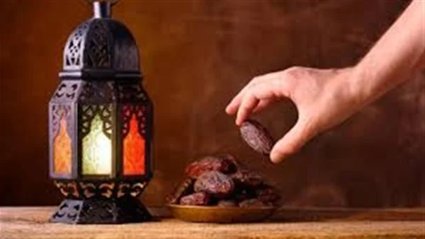 ماذا يدعو الصائم عند الإفطار؟! أدعية رمضانية للنفس والأهل والأصدقاء