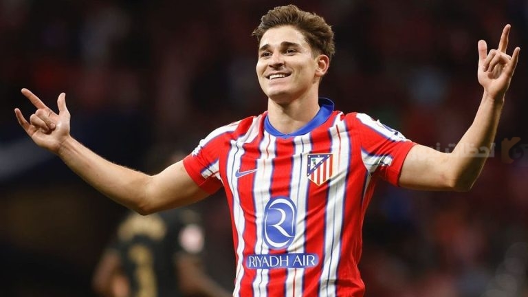 جوليان ألفاريز يسجل ويحقق رقمًا مميزًا في ديربي مدريد
