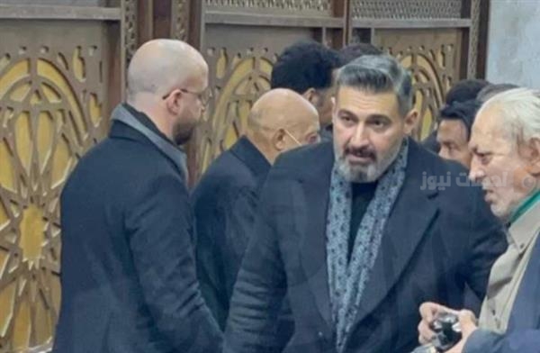 ياسر جلال ونجوم الفن يساندون شهيرة في عزاء شقيقها
