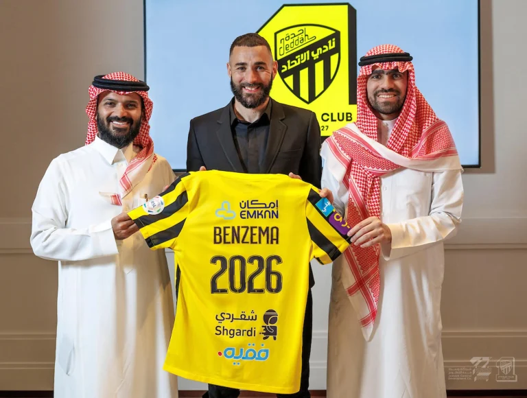 مدرب الأهلي يشيد باحترافية كريم بنزيما ويصفه بـ”العظيم”
