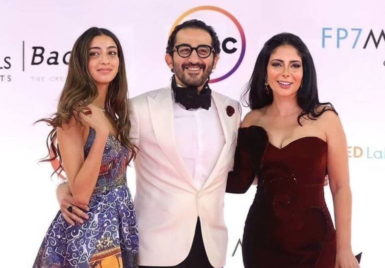لي لي حلمي تكشف تفاصيل مشروعها الفني: “أعبر عن نفسي بالرسم على الملابس”