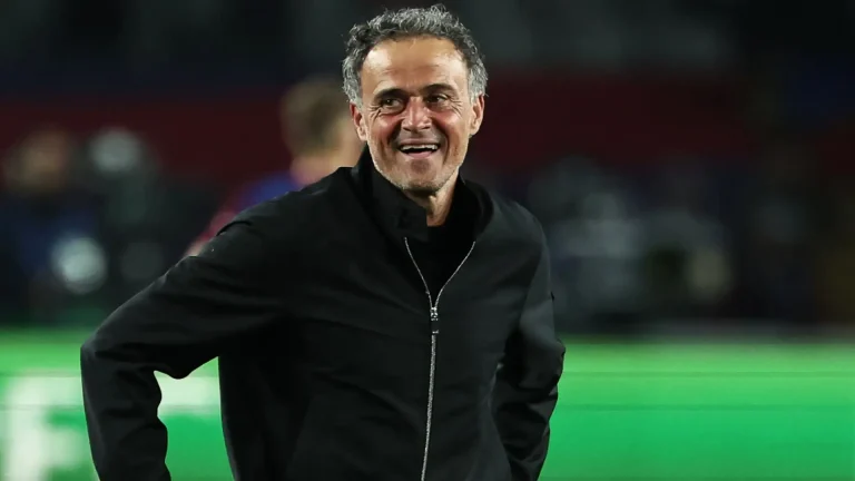 إنريكي يعلن قائمة باريس سان جيرمان لمواجهة موناكو في قمة الدوري الفرنسي