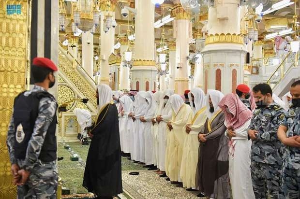 جدول صلاة التهجد بالمسجد الحرام في رمضان 1447