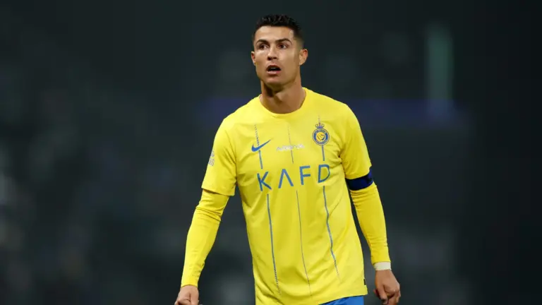 جمهور النصر خلف رونادلو.. مطالب بإيقاف نجوم الهلال ليقامهم بحركات مسيئة دفعًا عن الدون