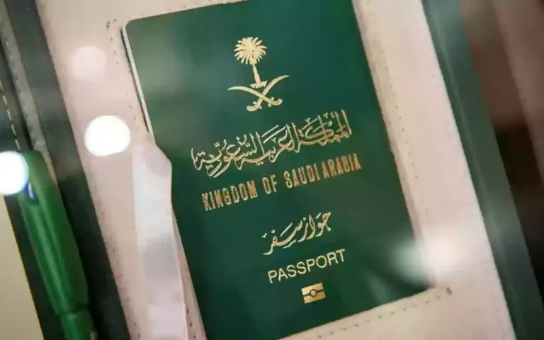 حالات يتاح فيها للوافد نقل الفالة بدون موافقة الكفيل 1447 وشروط نقل الكفالة في السعودية