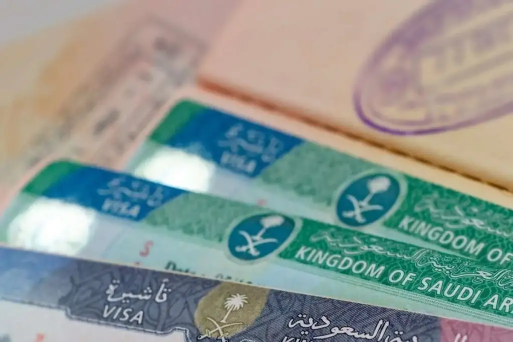 شروط الحصول على تأشيرة الزيارة العائلة في السعودية