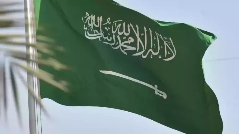 طريقة نقل الكفالة في السعودية بعد وفاة الكفيل 1447 تفاصيل الخدمة كاملة توضحها المديرية العامة للجوازات في السعودية