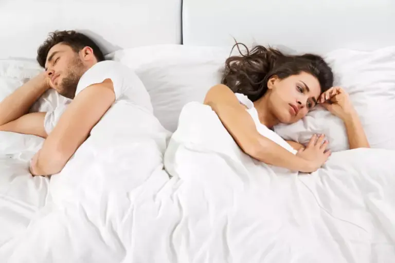 كيف أتعامل مع زوجي الذي يتجاهلني في الفراش واقهره