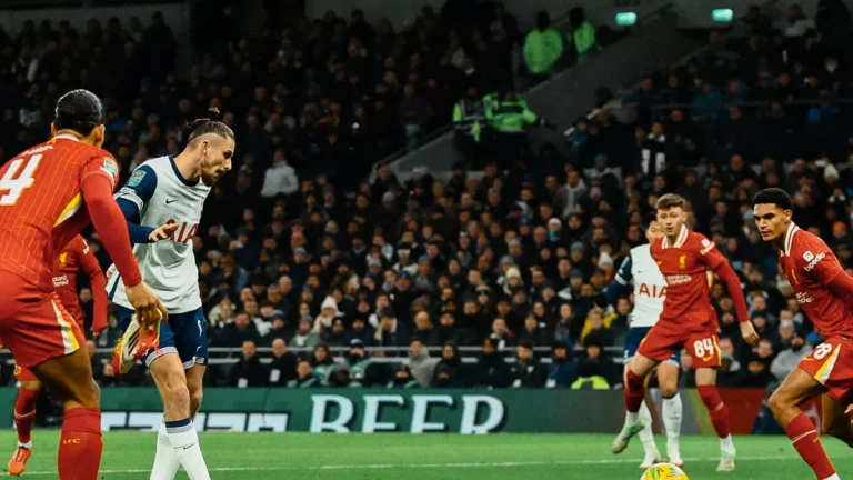 لقاء مصيري لليفربول وتوتنهام في نصف نهائي كأس الرابطة الإنجليزية