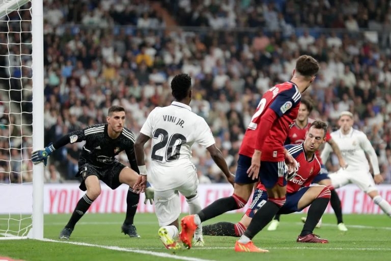 مقارنة تهديفية بين نجوم ريال مدريد وأوساسونا قبل مواجهة الليلة