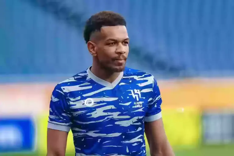 قلق داخل قلعة الزعيم!! نجم الهلال السعودي مهدد بالغياب من لقاء الاتحاد في روشن