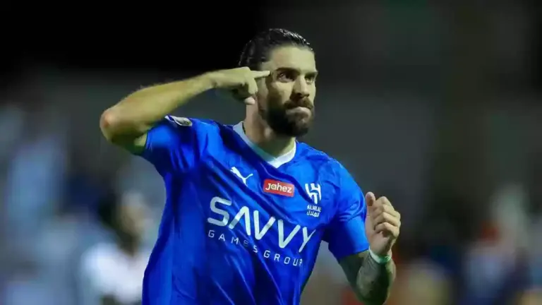 نجم الهلال نيفيز يكشف الحقائق وهل غضب “كريستيانو رونالدو” منه بعد رحيله إلى الهلال!