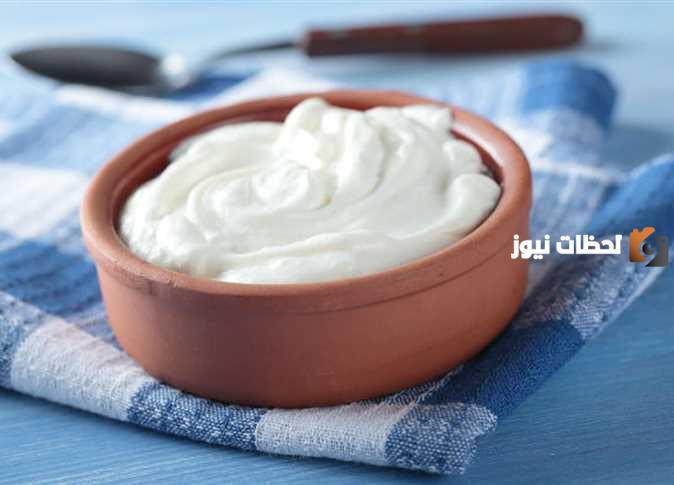 اعمليه في البيت ووفري كتير…. كيفية صنع زبادي سادة لشهر رمضان بأقل المكونات