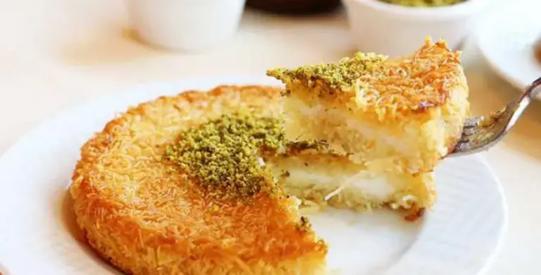 حلوى رمضانية مميزة… كيفية إعداد الكنافة مع الكاسترد بطعم لذيذ ونكهة مميزة