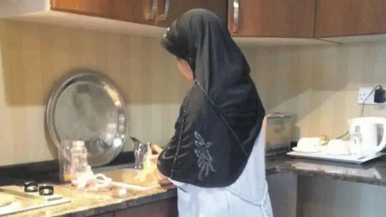 استقدام العاملة المنزلية في السعودية .. شروط استقدام العاملة المنزلية والأوراق المطلوبة والرسوم اللازمة 1447 وطريقة التقديم