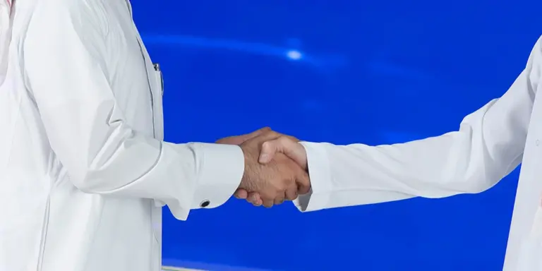 أفضل عبارات عن اليوم العالمي لتقدير الموظف 2025