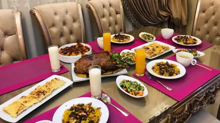 طريقة ترتيب سفرة رمضان بالصور للمناسبات والعزائم