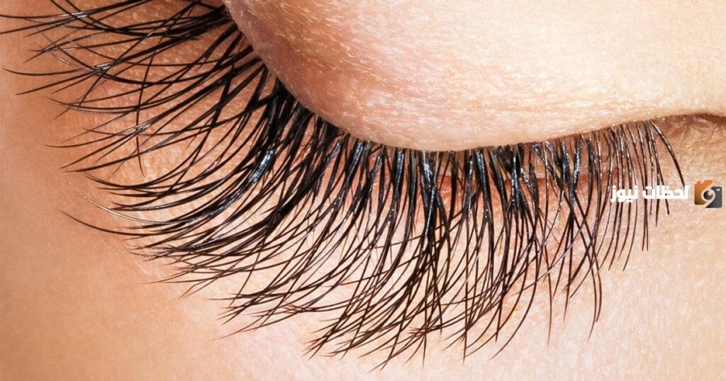 ما هي طريقة تطويل الرموش بسرعة