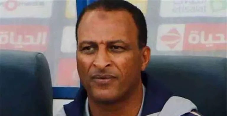 وفاة والدة أسامة عرابي، نجم الأهلي السابق، وصلاة الجنازة غداً.