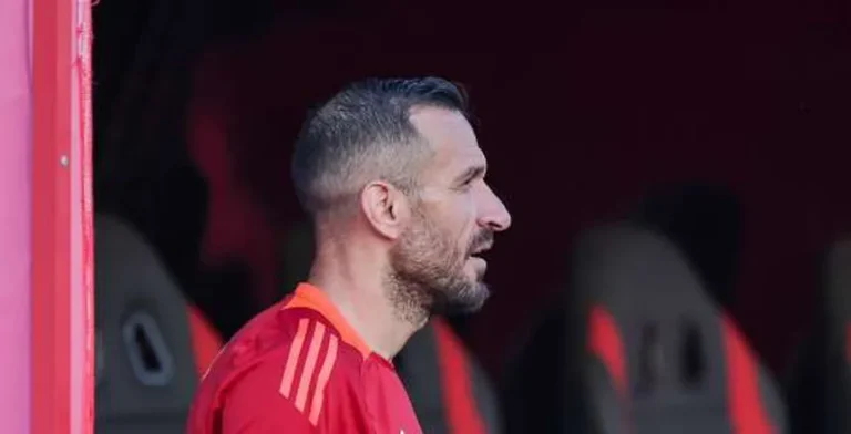 علي معلول يبعث برسالة لكولر بعد مغادرته تدريب الأهلي