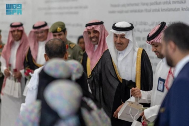 وزير النقل يعلن: 6 مطارات جاهزة لاستقبال حجاج بيت الله الحرام