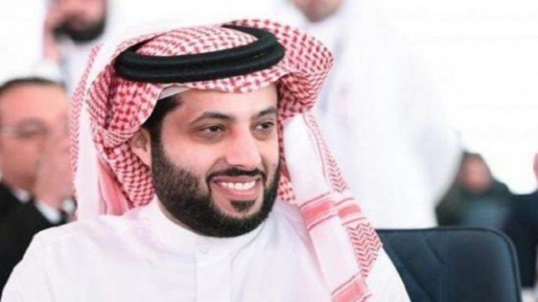 إعلامي بارز يكشف عن تفاصيل استحواذ تركي آل الشيخ على نادي إنجليزي كبير