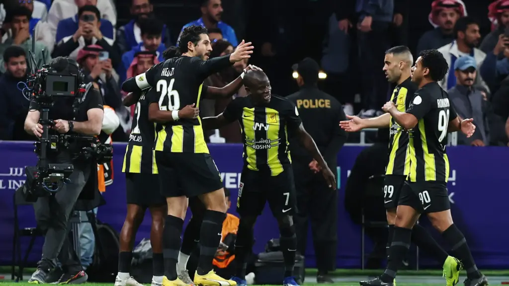 تصريحات رئيس التعاون تضع الاتحاد
