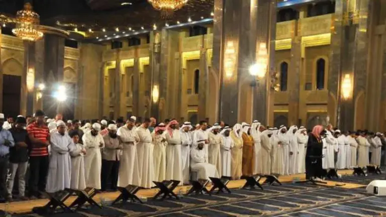 موعد صلاة العيد في الكويت 2025 «عيد الفطر» .. الفلك يحدد الموعد لجميع المحافظات