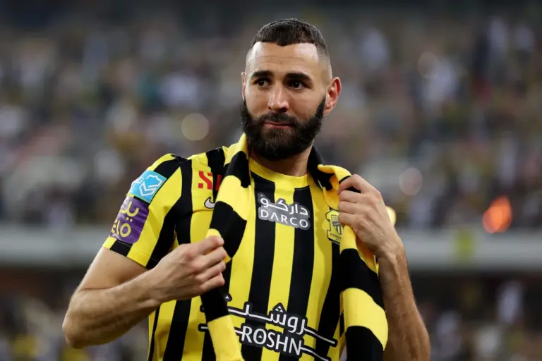 هل ينتقل “كريم بنزيما” إلى الهلال في الميركاتو الصيفي القادم؟ نجم الاتحاد يرد رسميًا ويحسم صميره!!