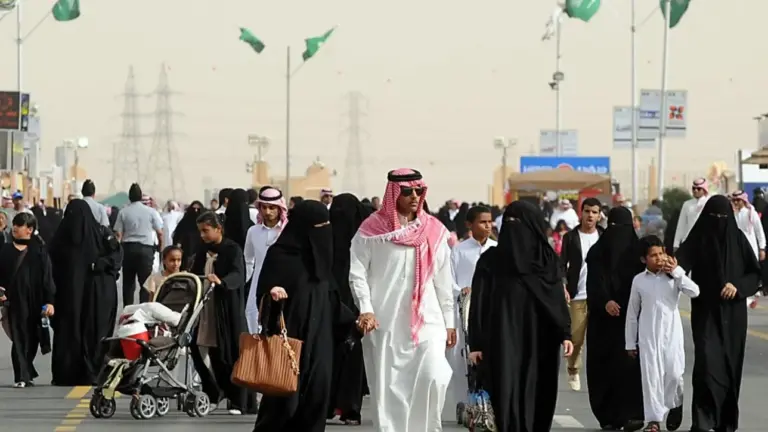 متى عيد الفطر؟ موعد عيد الفطر 2025 في السعودية .. بدأ العد التنازلي وهذا الموعد المحدد فلكيًا