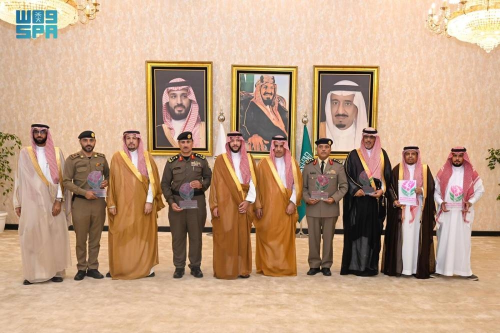 محافظ الطائف يقدّم تكريمًا للجهات الحكومية المشاركة في ملتقى الورد والنباتات العطرية