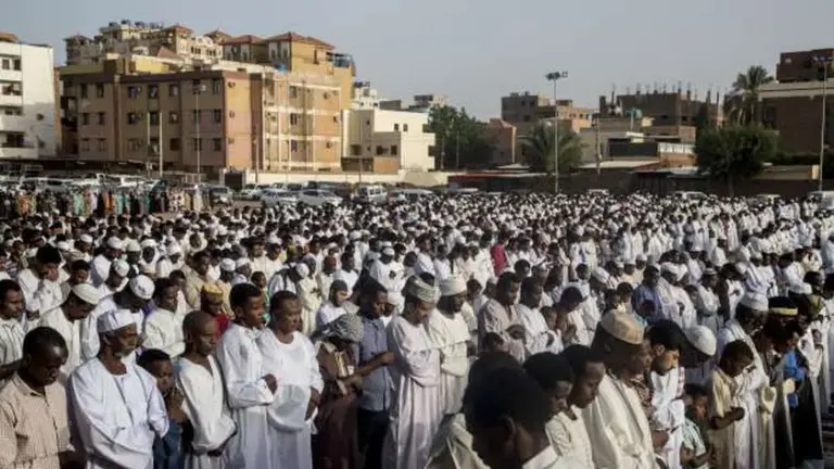 موعد صلاة العيد في السودان 2025 «عيد الفطر» .. الفلك يحدد الموعد لجميع المحافظات