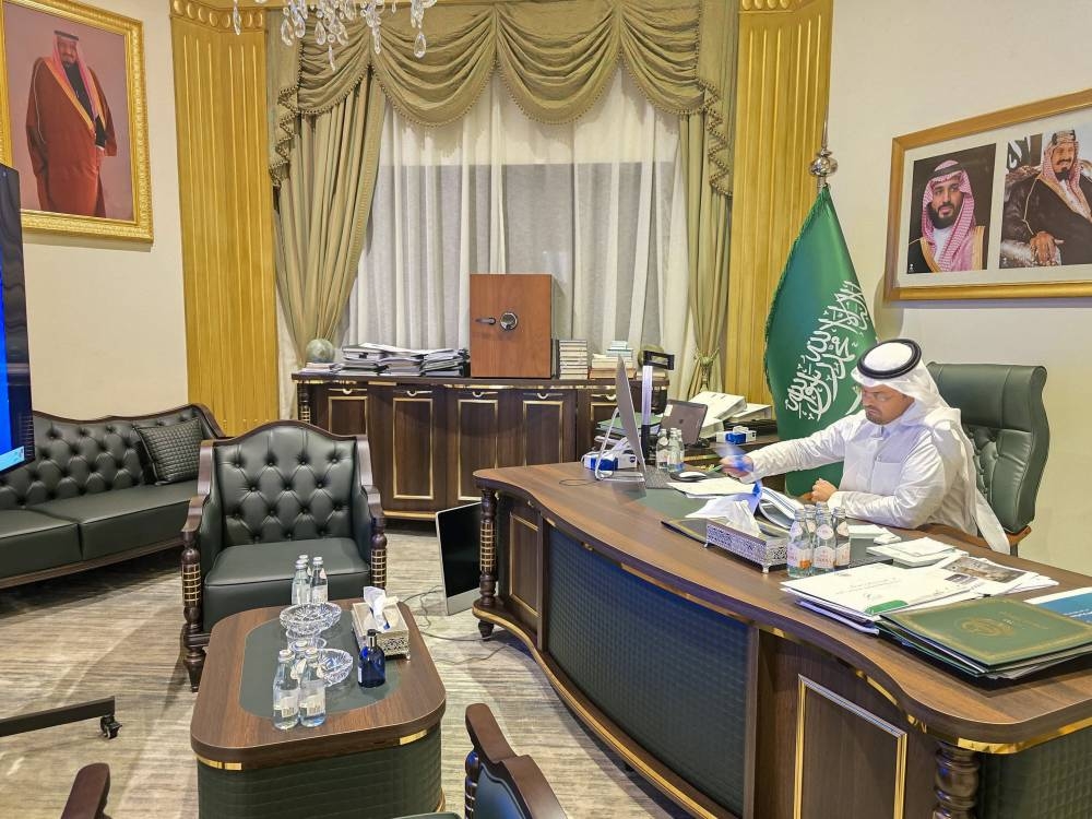 نائب أمير مكة يترأس اجتماع اللجنة الدائمة للحج والعمرة
