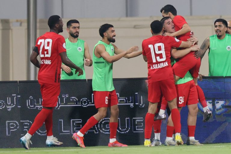 هدف جانيف يقرب البطائح من البقاء ويعقد موقف دبا الحصن.