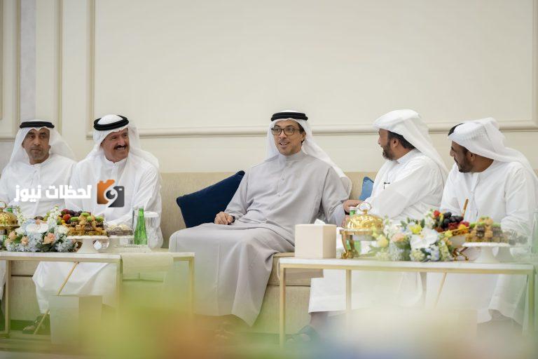 منصور بن زايد يشارك في مأدبة غداء نظّمها سلطان بن حمدان.