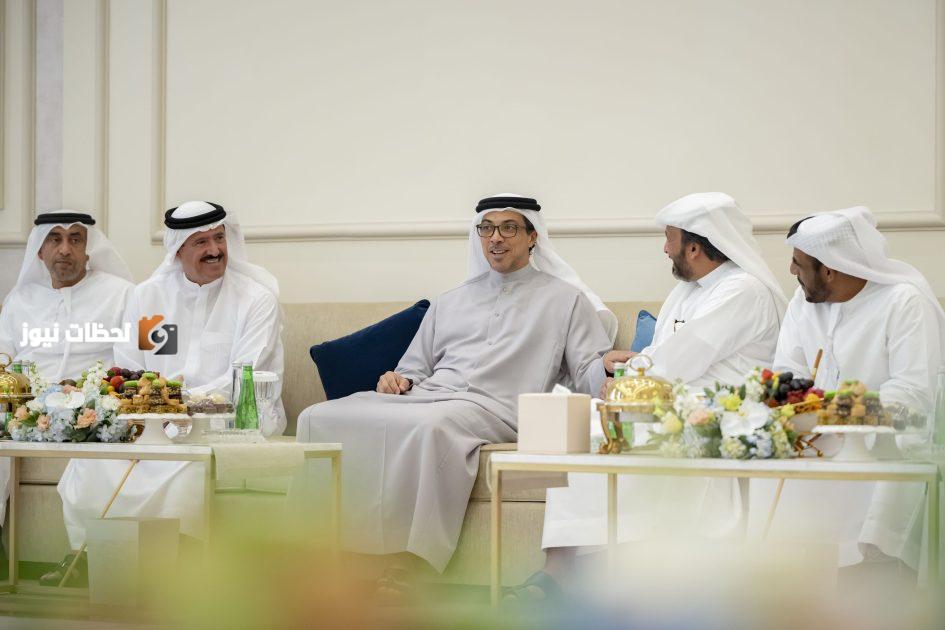 منصور بن زايد يشارك في مأدبة غداء نظّمها سلطان بن حمدان.