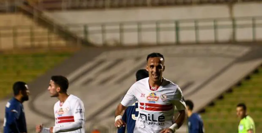 ناصر منسي يظهر بقناع الوجه قبل لقاء الزمالك والبنك الأهلي