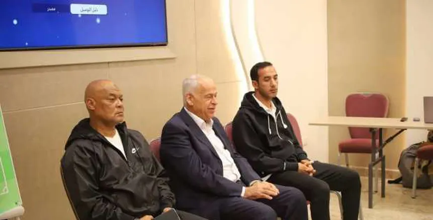 رئيس سموحة يحفز اللاعبين قبل مواجهة طلائع الجيش ويشدد على أهمية الفوز