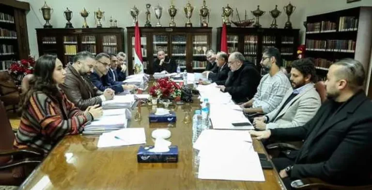 أحدث المستجدات حول ملف المدرب الجديد للأهلي: الأسماء المتنافسة واستبعاد ثلاثة منها.