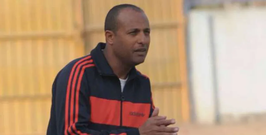 بسبب الإيقاف.. طارق مصطفى يقود البنك الأهلي أمام الزمالك من المدرجات