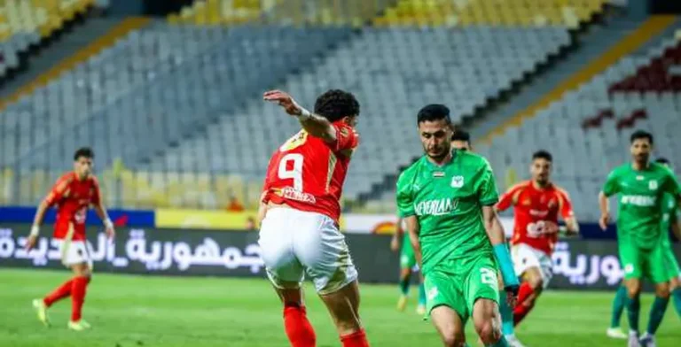 الأهلي يتصدر الدوري بعد الفوز الرباعي على المصري
