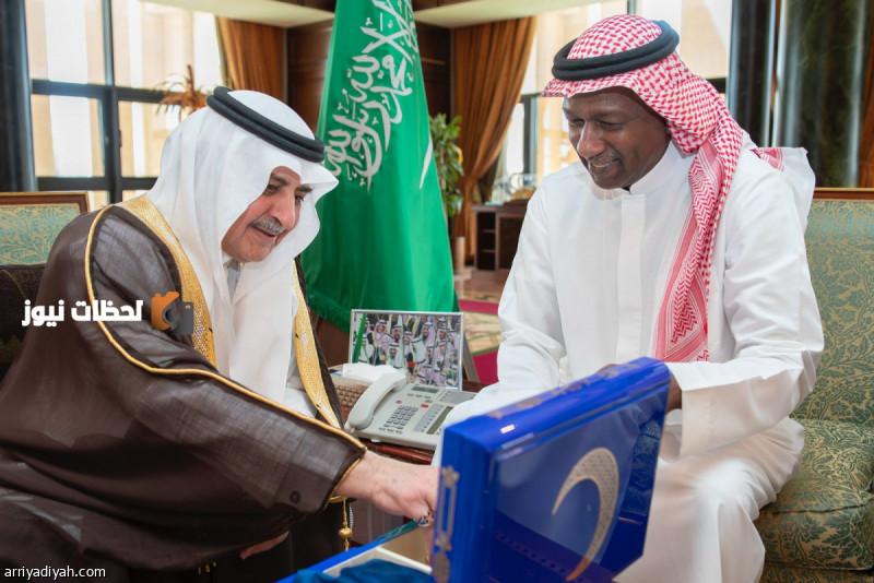 أمير تبوك يرحب بماجد ويتسلم العضوية الفخرية في حفل كبير