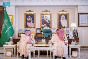 الأمير عبد العزيز بن سعود يجتمع بأمير منطقة القصيم
