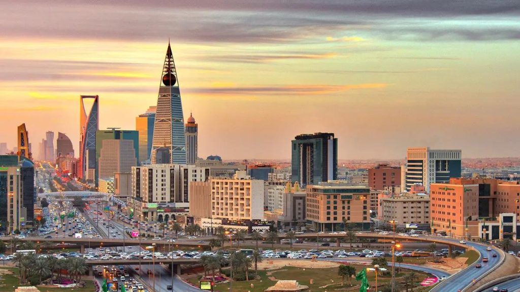 السعودية تعزز مكانتها كوجهة سياحية رائدة في السفر العربي 2025