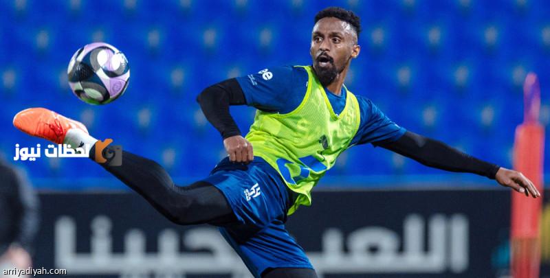 الشلهوب يتخذ قراراً مفاجئاً بإبعاد خليفة عن صفوف الهلال